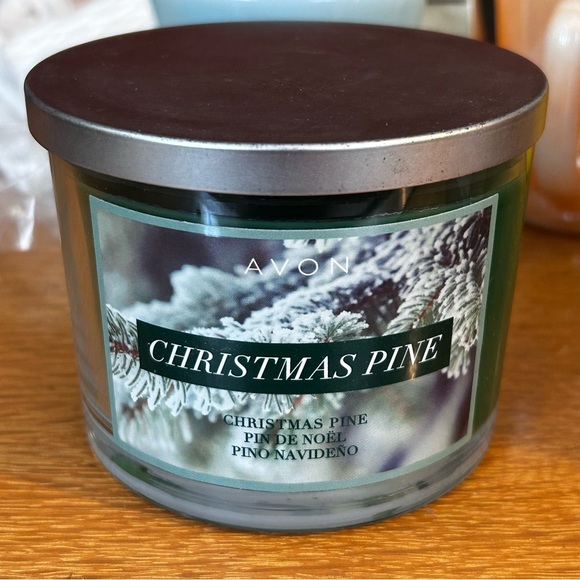 Avon Christmas Pine 3 Wick Candle new in box - Picture 1 of 5